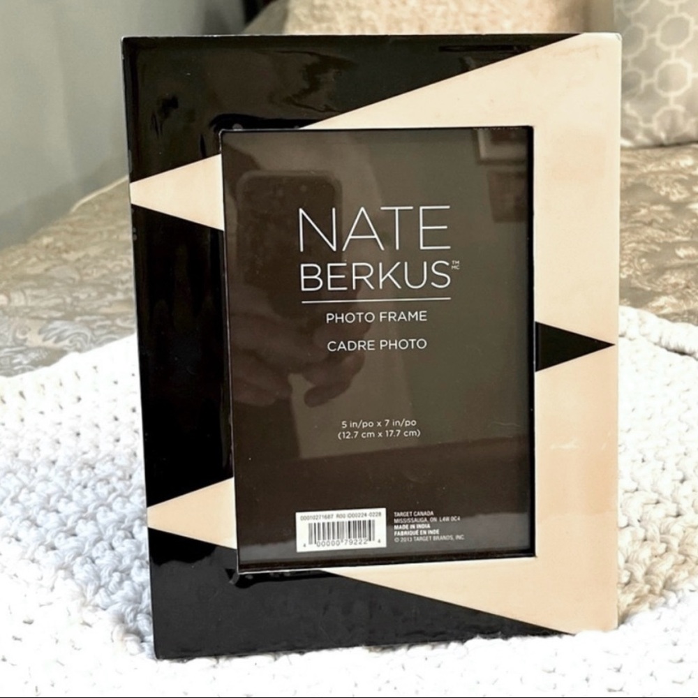 Nate Berkus~Lacquer Picture Frame~ Natural Beige & Black~5”x 7”